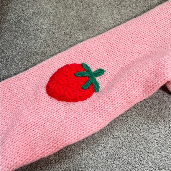 NWT Luna Ivy Chunky Strawberry Knit Cardigan Sweater Pink Size Small - Picture 4 of 7